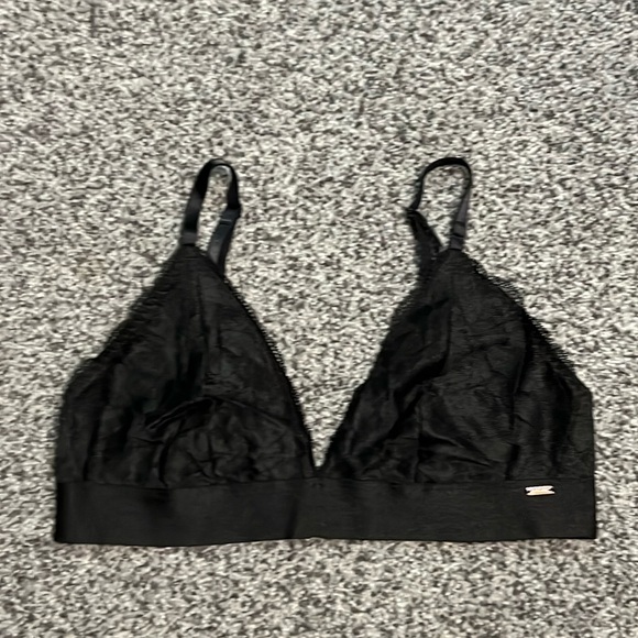 🌸4/$20🌸VS Pink Lace Bra/Bralette Black Size Medium EUC - Picture 1 of 5